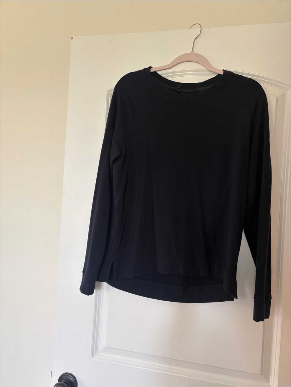 Lou & Grey Navy Long-Sleeve Crewneck Sweatshirt